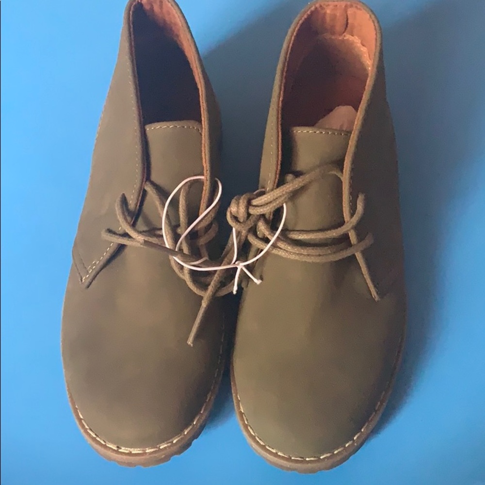 Dress shoes